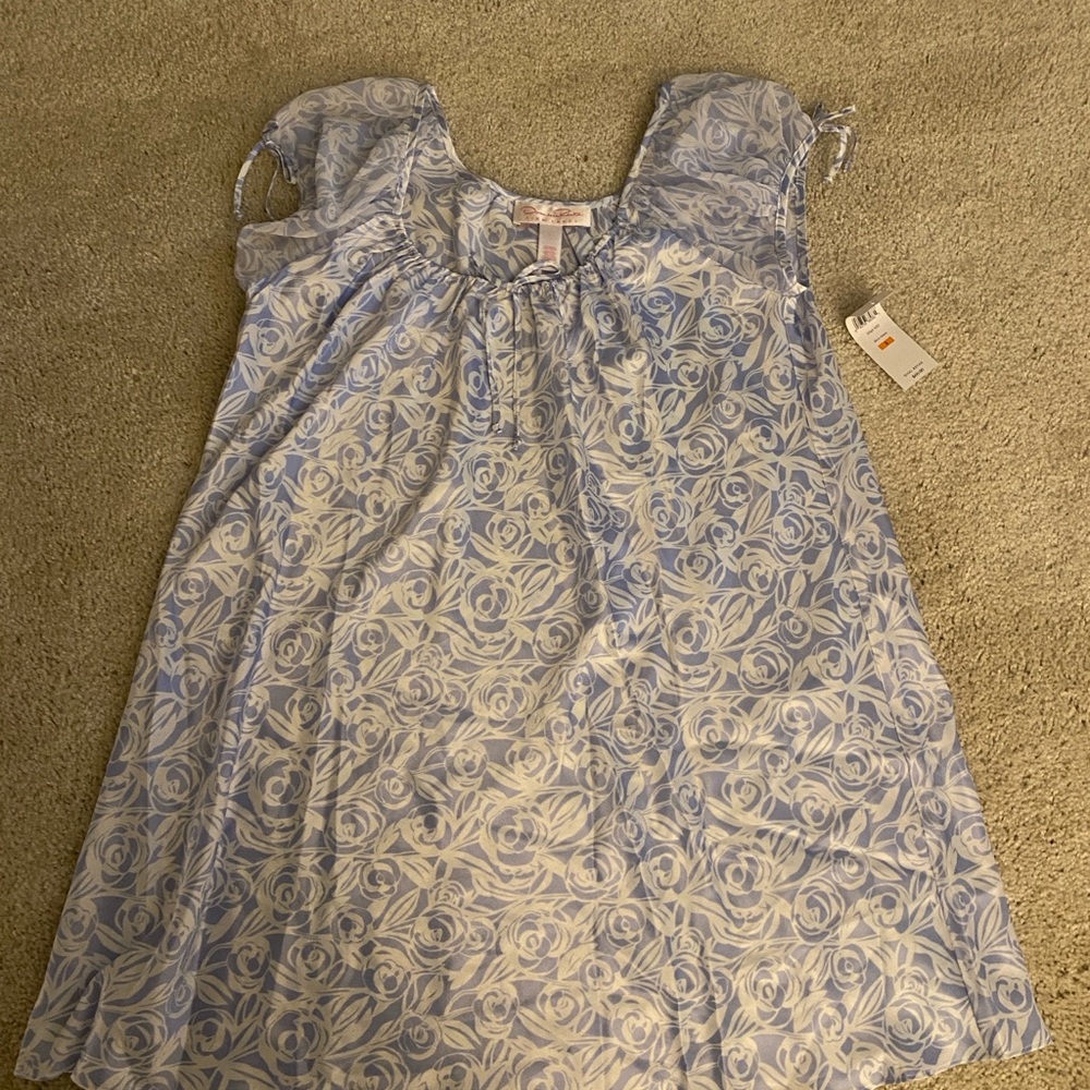 Oscar de la Renta Light Blue and Cream Floral nightgown